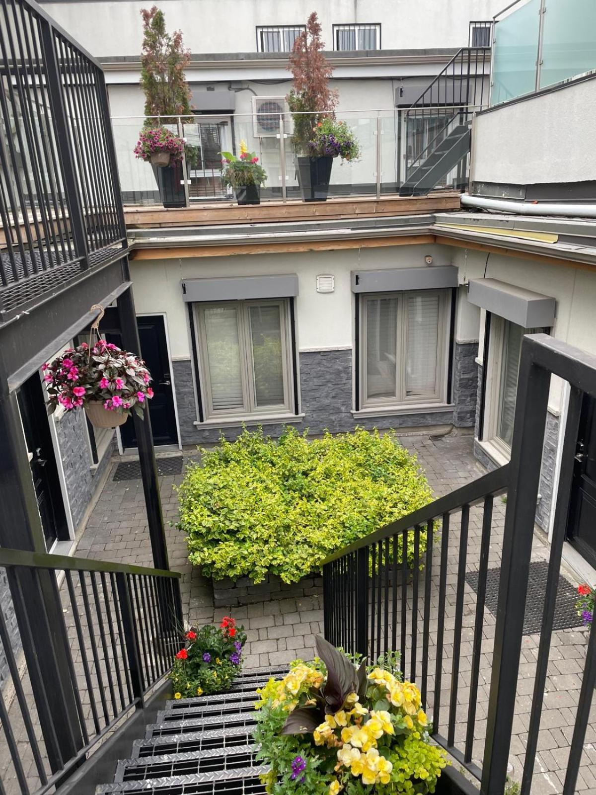 Inn Dragon Gate